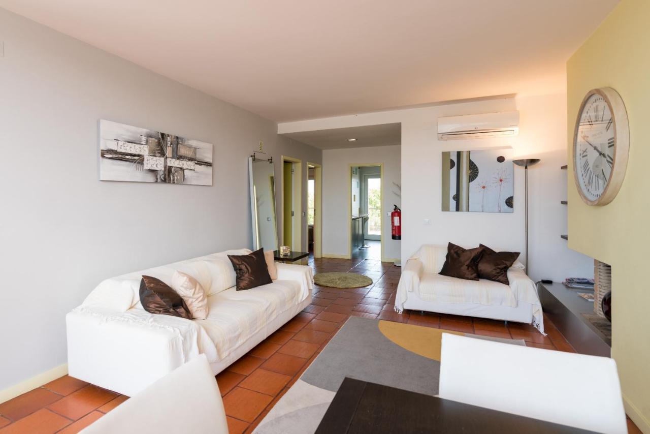 Stunning 2-Bed Penthouse In Lagos 250M From Beach Ngoại thất bức ảnh